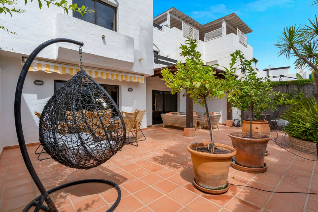 Townhouse San Pedro de Alcántara Málaga - image 13