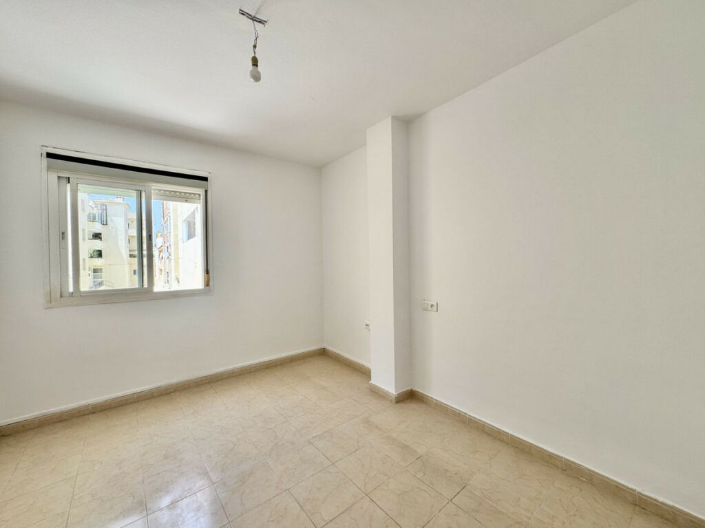Middle Floor Apartment Las Lagunas Málaga - image 13