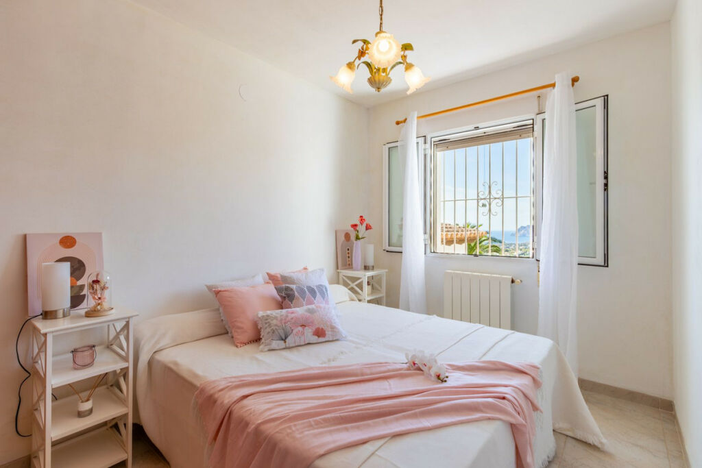 Detached Villa Moraira Alicante - image 13