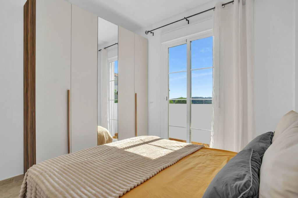 Penthouse Manilva Málaga - image 13