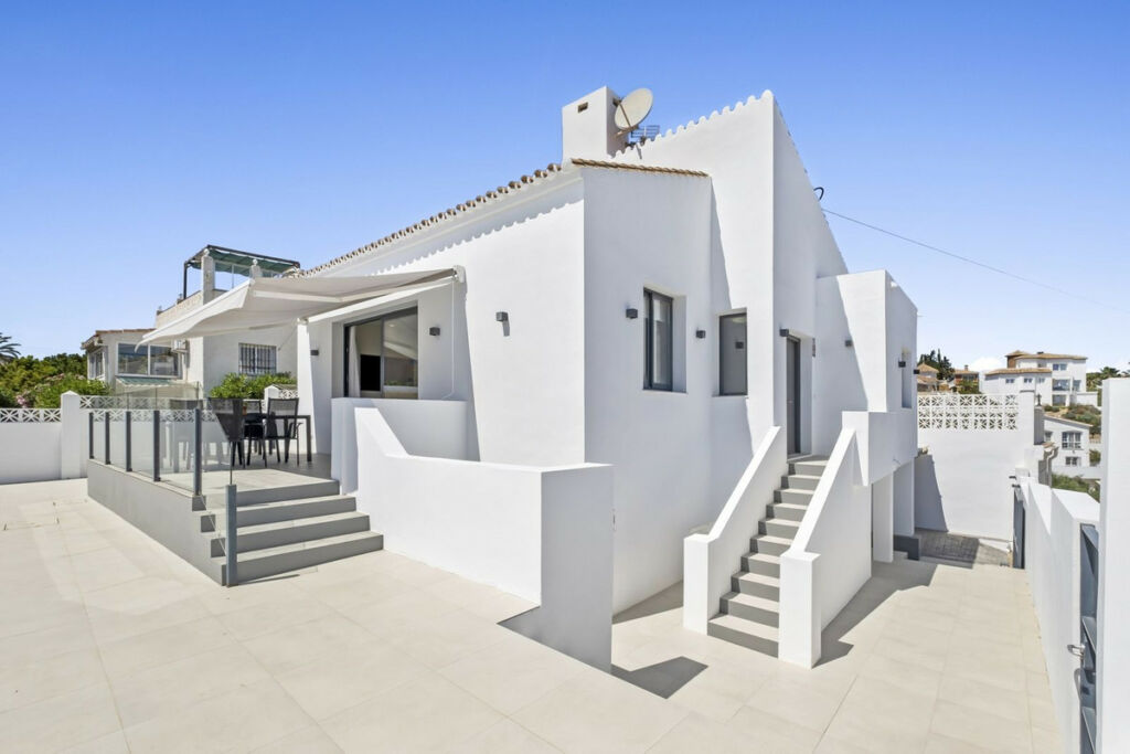 Detached Villa El Faro Málaga - image 13