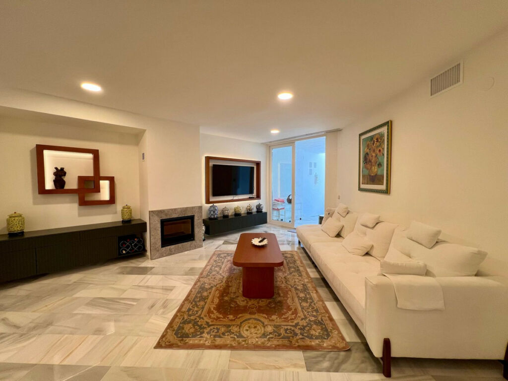 Ground Floor Apartment The Golden Mile Málaga - image 13