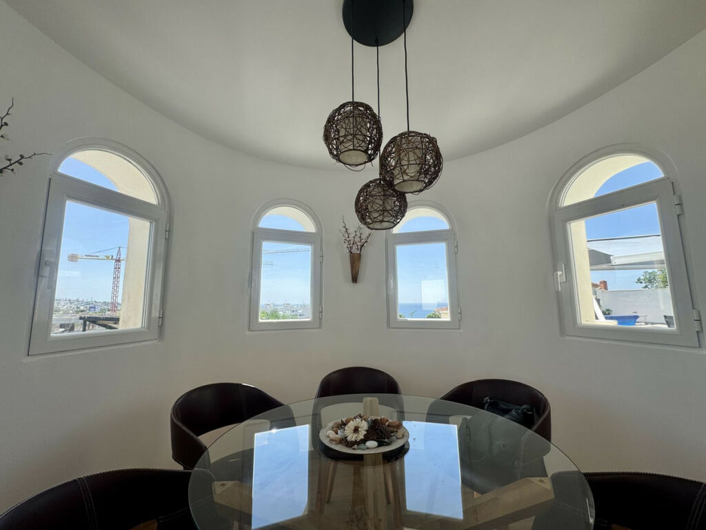 Detached Villa Estepona Málaga - image 13
