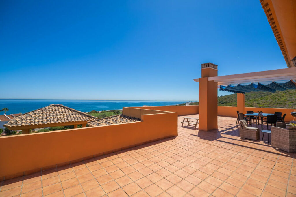 Penthouse La Duquesa Málaga - image 13