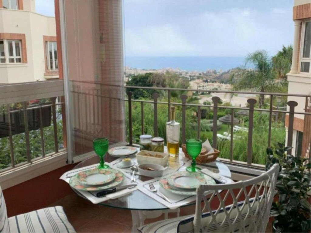Middle Floor Apartment Benalmadena Málaga - image 13