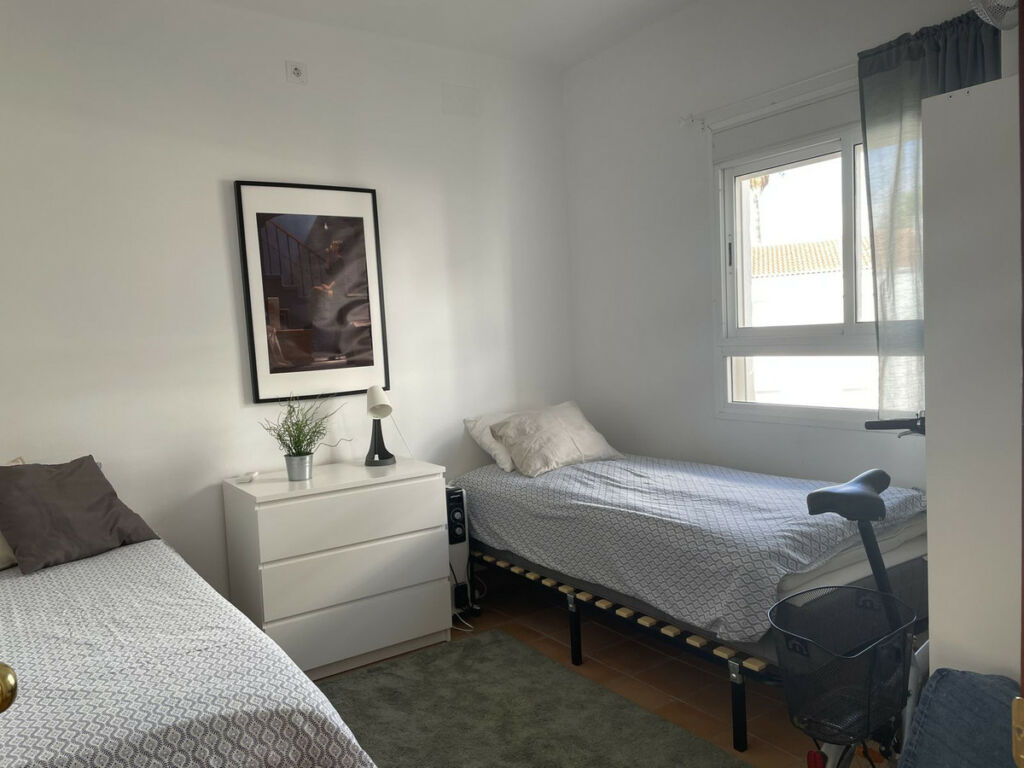 Middle Floor Apartment Estepona Málaga - image 13
