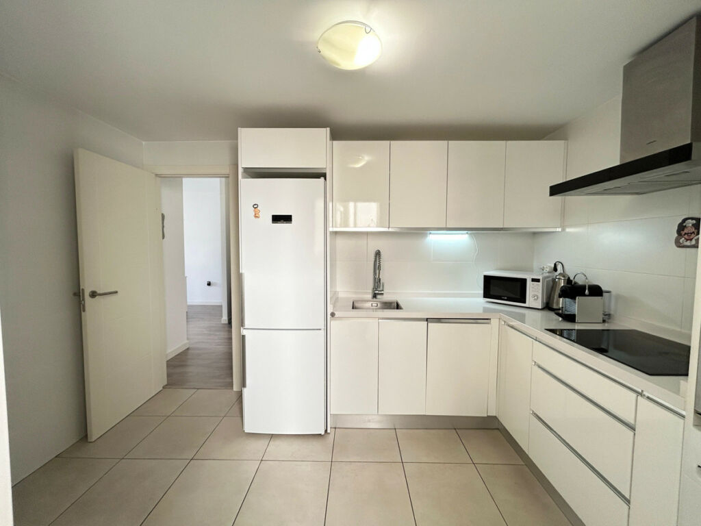 Middle Floor Apartment Nueva Andalucía Málaga - image 13