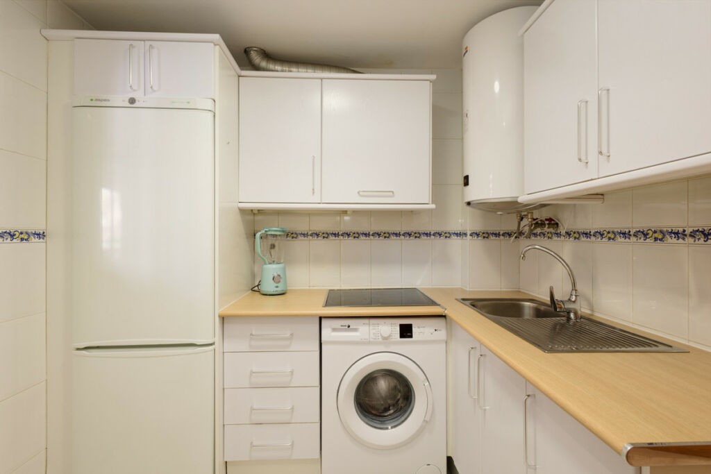 Middle Floor Apartment Costabella Málaga - image 13