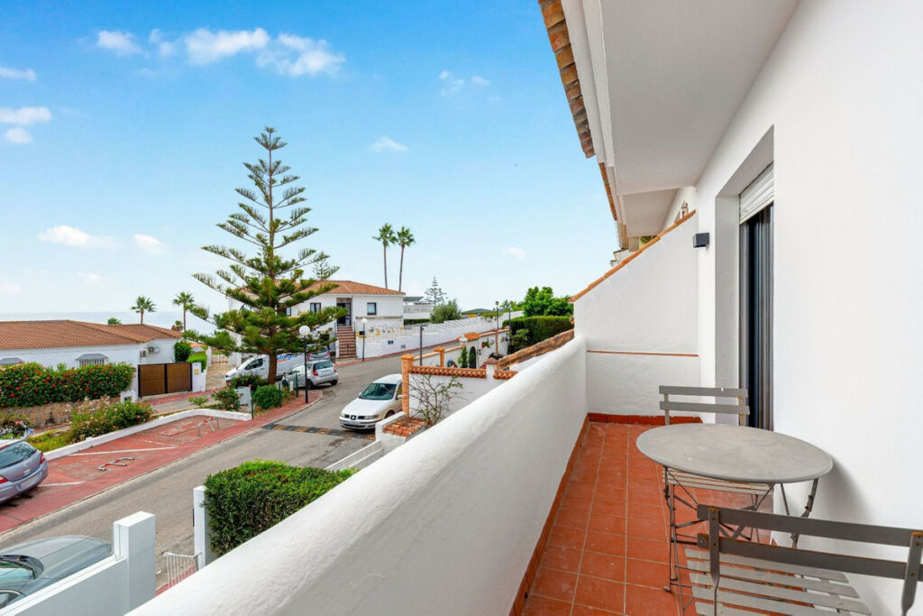 Townhouse Manilva Málaga - image 13