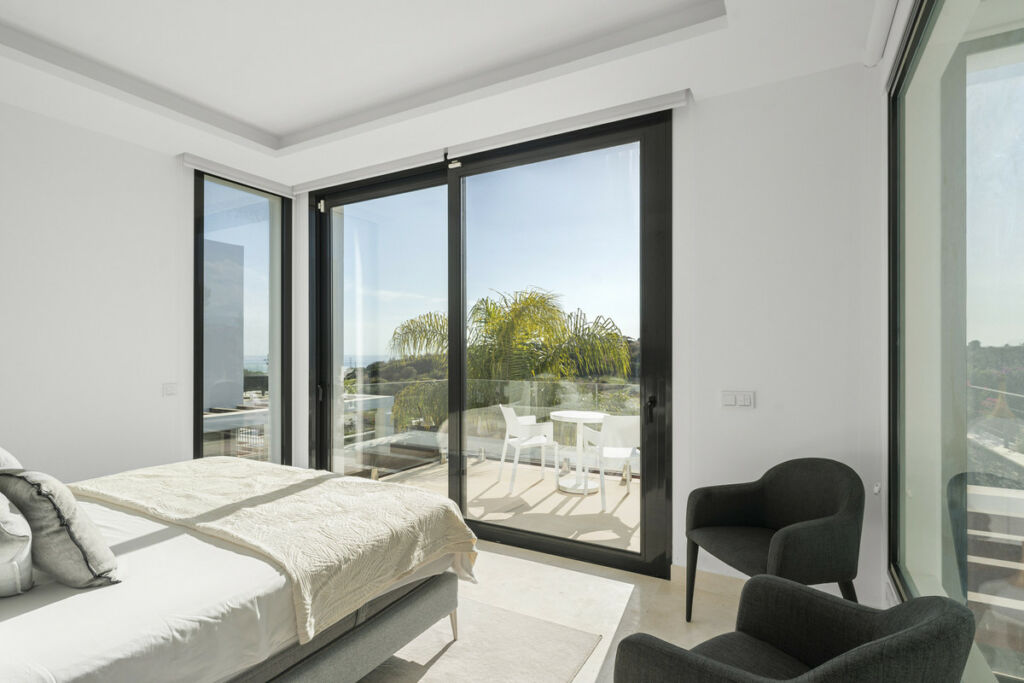 Semi-Detached House Cabopino Málaga - image 13