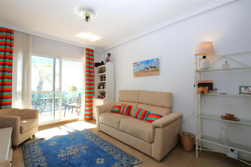 Middle Floor Apartment Estepona Málaga - image 13