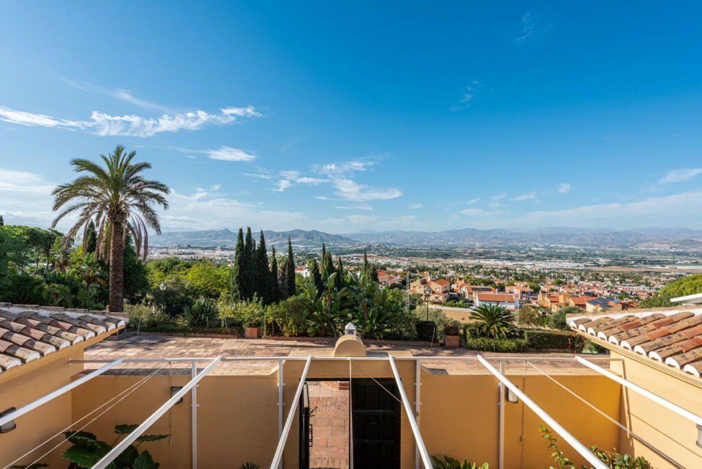 Detached Villa Alhaurín de la Torre Málaga - image 13