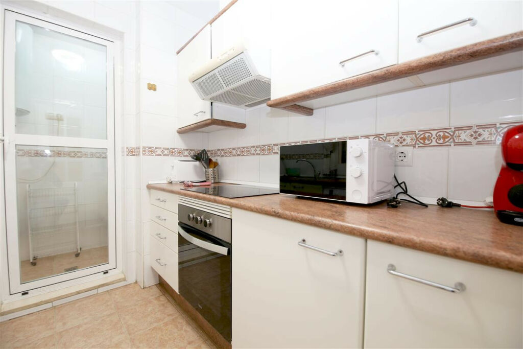 Middle Floor Apartment Estepona Málaga - image 13