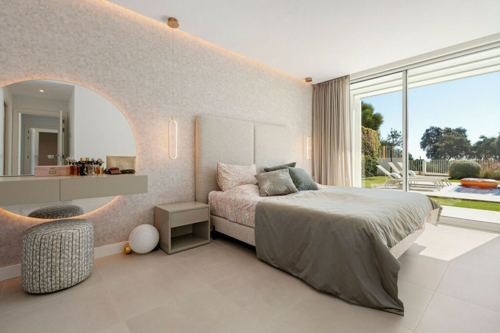 Detached Villa Sotogrande Cádiz - image 13