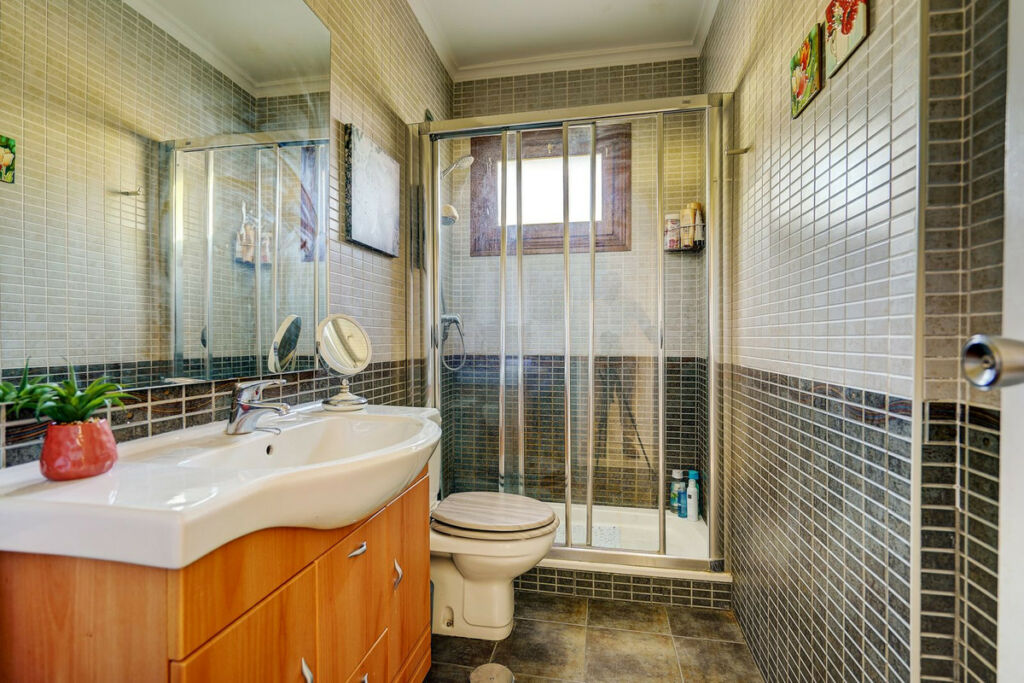 Detached Villa Calahonda Málaga - image 13