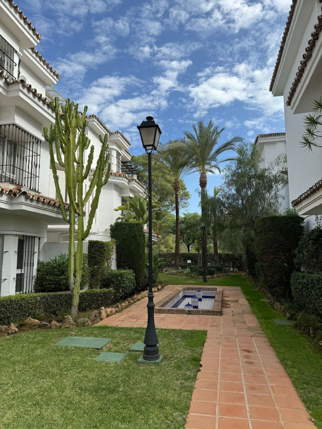 Middle Floor Apartment Nueva Andalucía Málaga - image 13