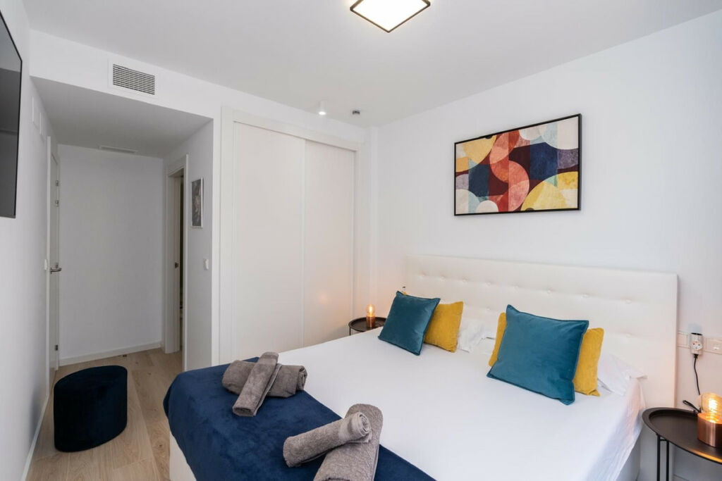 Middle Floor Apartment Estepona Málaga - image 13