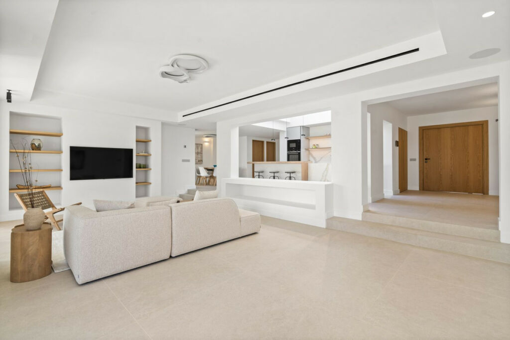 Detached Villa El Rosario Málaga - image 13