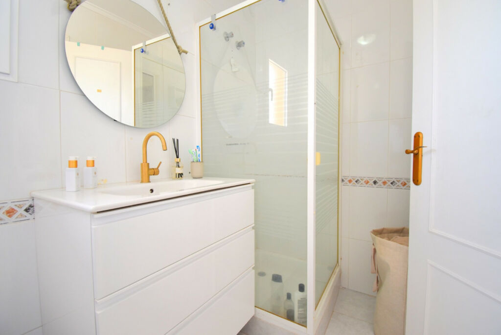 Ground Floor Apartment La Florida Alicante - image 13