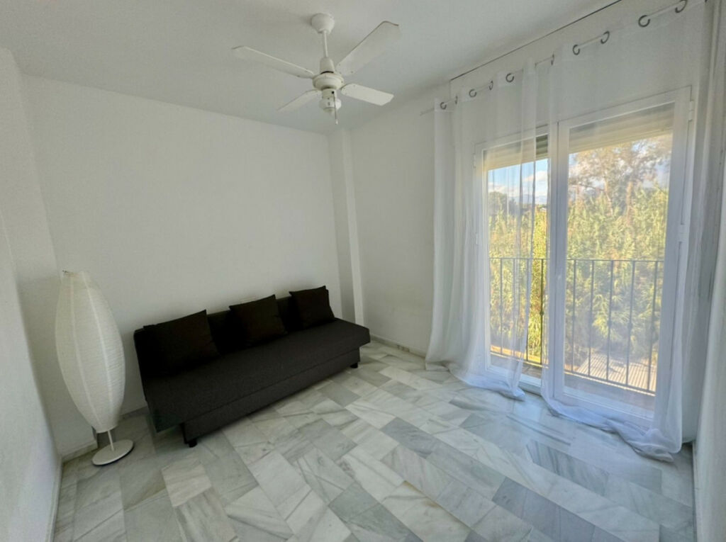 Middle Floor Apartment Guadalmina Baja Málaga - image 13