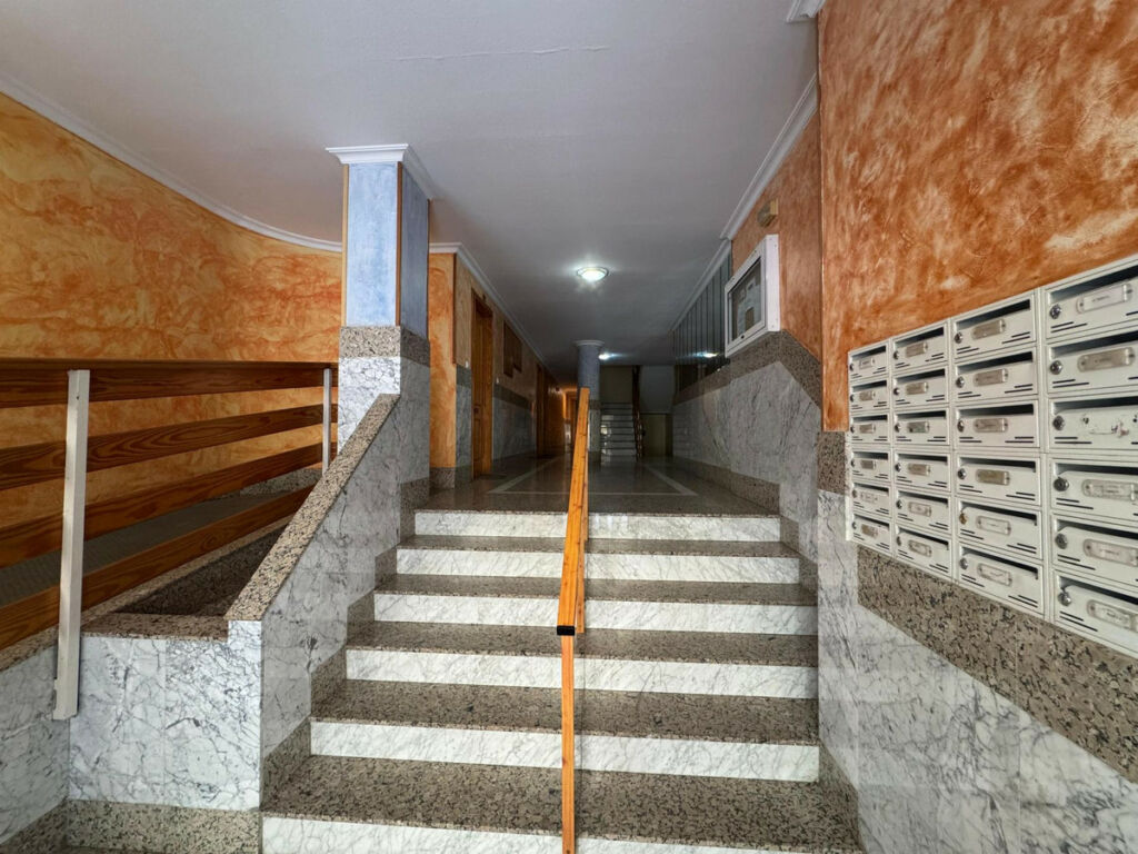 Middle Floor Apartment Torrevieja Alicante - image 13