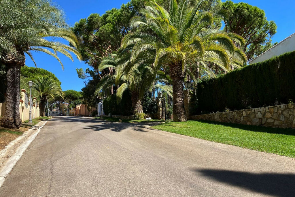 Residential Plot Hacienda Las Chapas Málaga - image 13