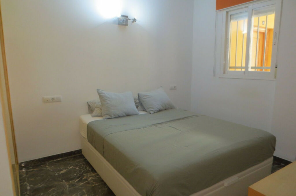 Middle Floor Apartment Fuengirola Málaga - image 13