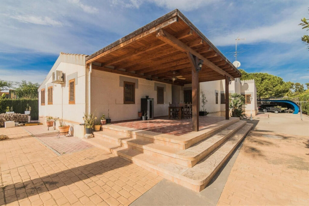 Detached Villa Elche Alicante - image 13