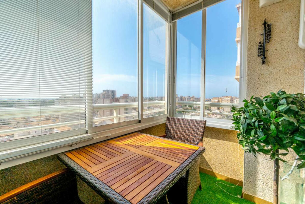 Middle Floor Apartment Torrevieja Alicante - image 14