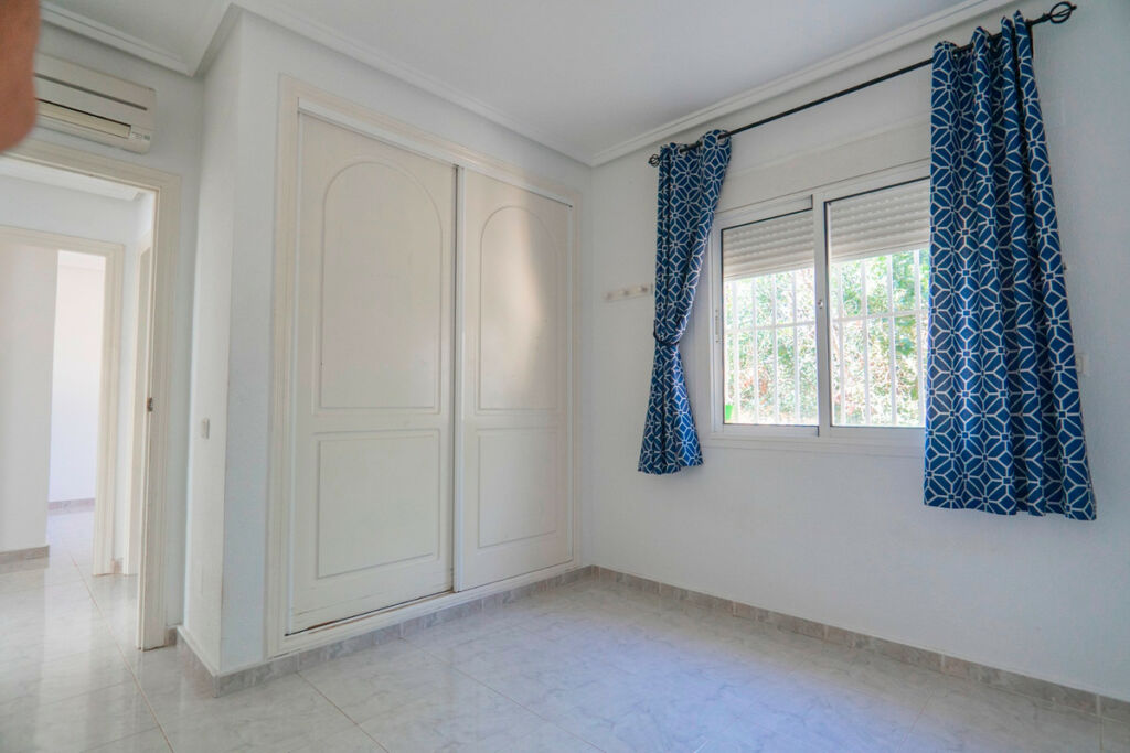 Detached Villa Rojales Alicante - image 13