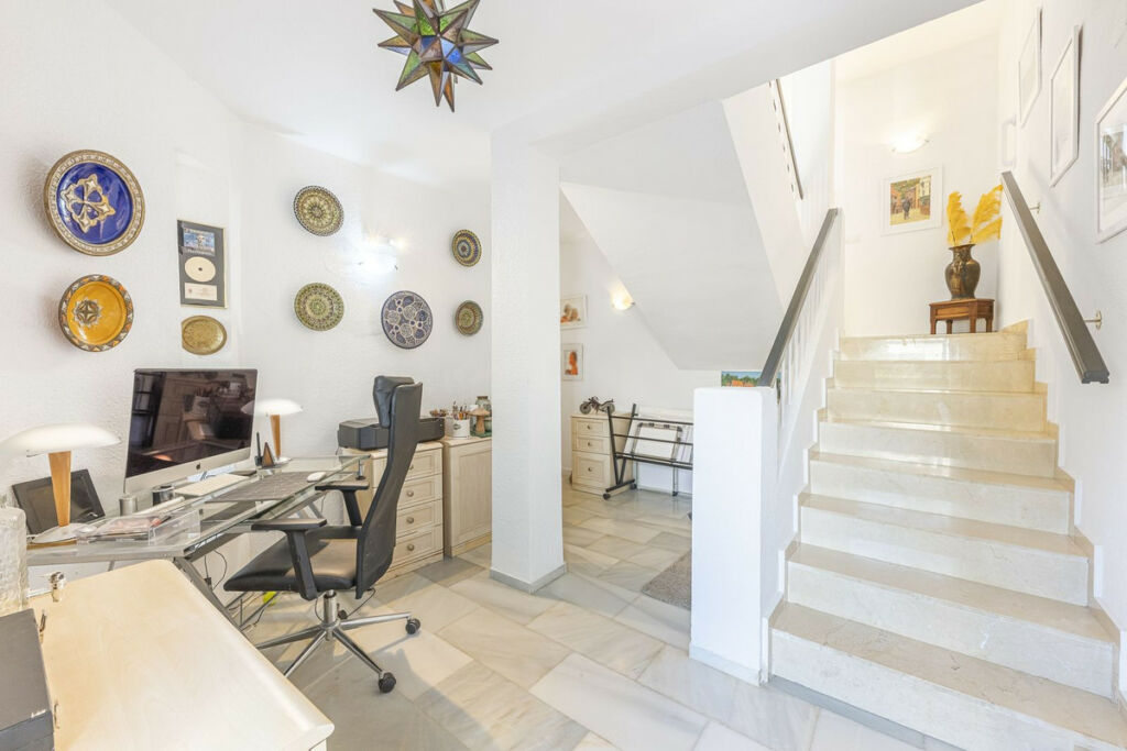 Detached Villa La Duquesa Málaga - image 13