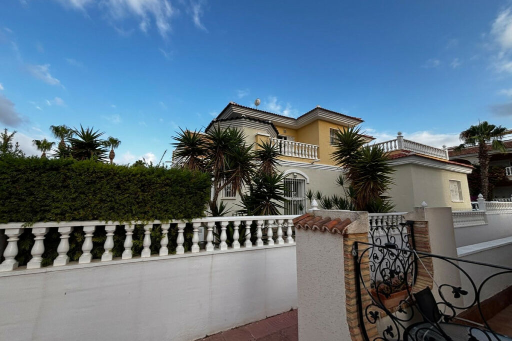 Semi-Detached House Dona Pepa Alicante - image 14