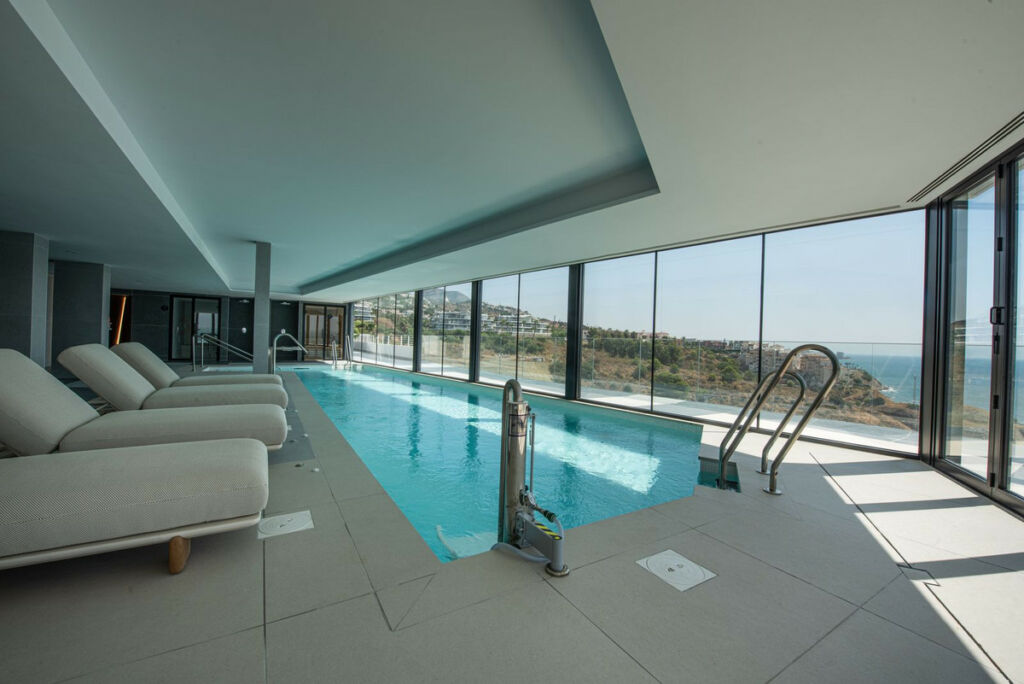 Middle Floor Apartment Higueron Málaga - image 14