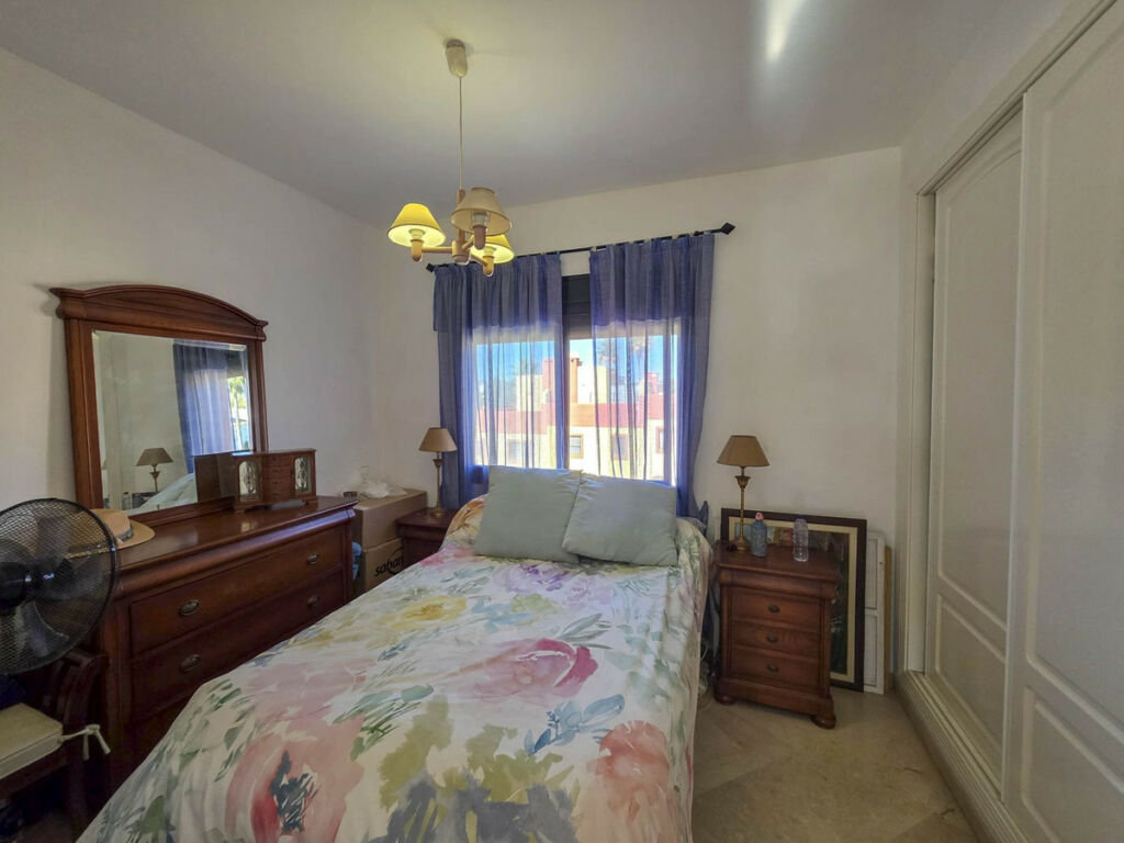 Townhouse La Duquesa Málaga - image 14