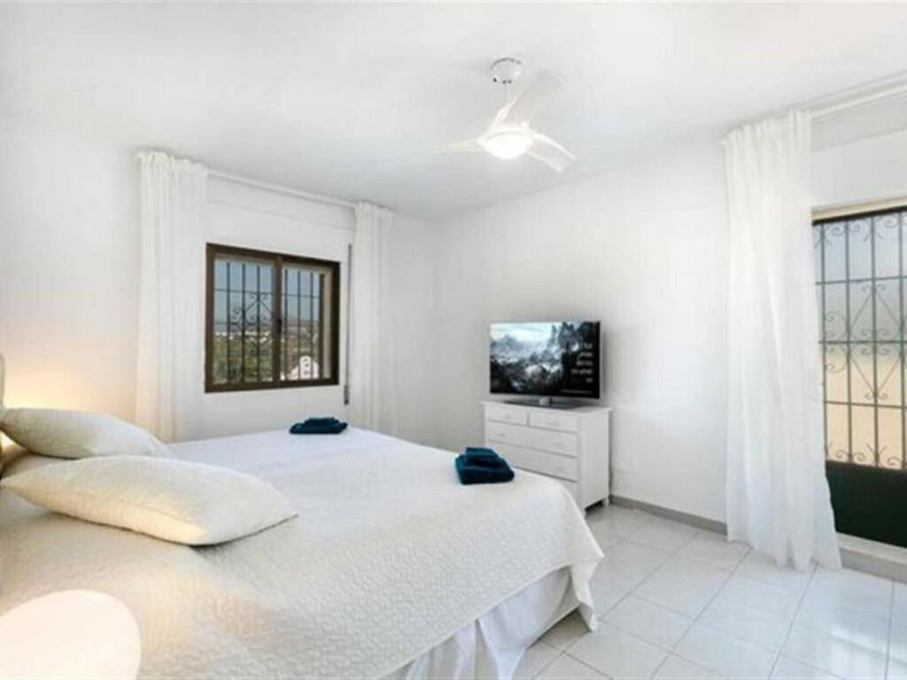 Detached Villa Nueva Andalucía Málaga - image 14