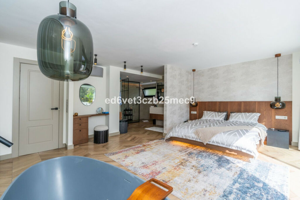 Detached Villa Nueva Andalucía Málaga - image 14