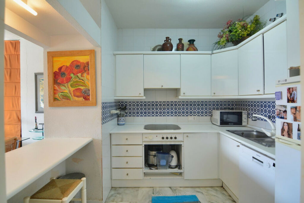 Middle Floor Apartment Fuengirola Málaga - image 14