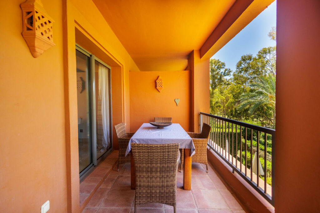 Middle Floor Apartment Estepona Málaga - image 14