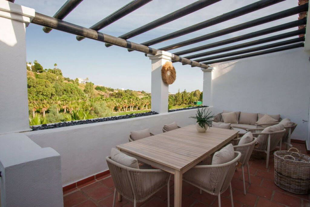 Middle Floor Apartment La Quinta Málaga - image 14