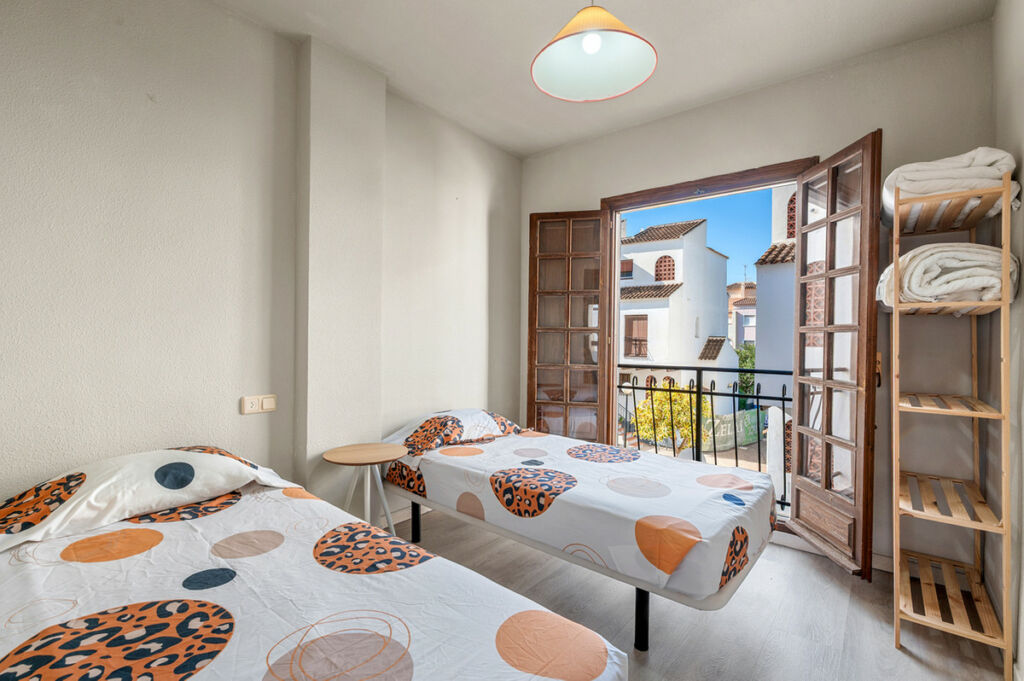 Middle Floor Apartment Torrevieja Alicante - image 14