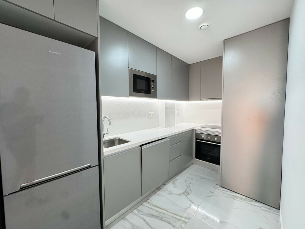 Middle Floor Apartment Torrevieja Alicante - image 14