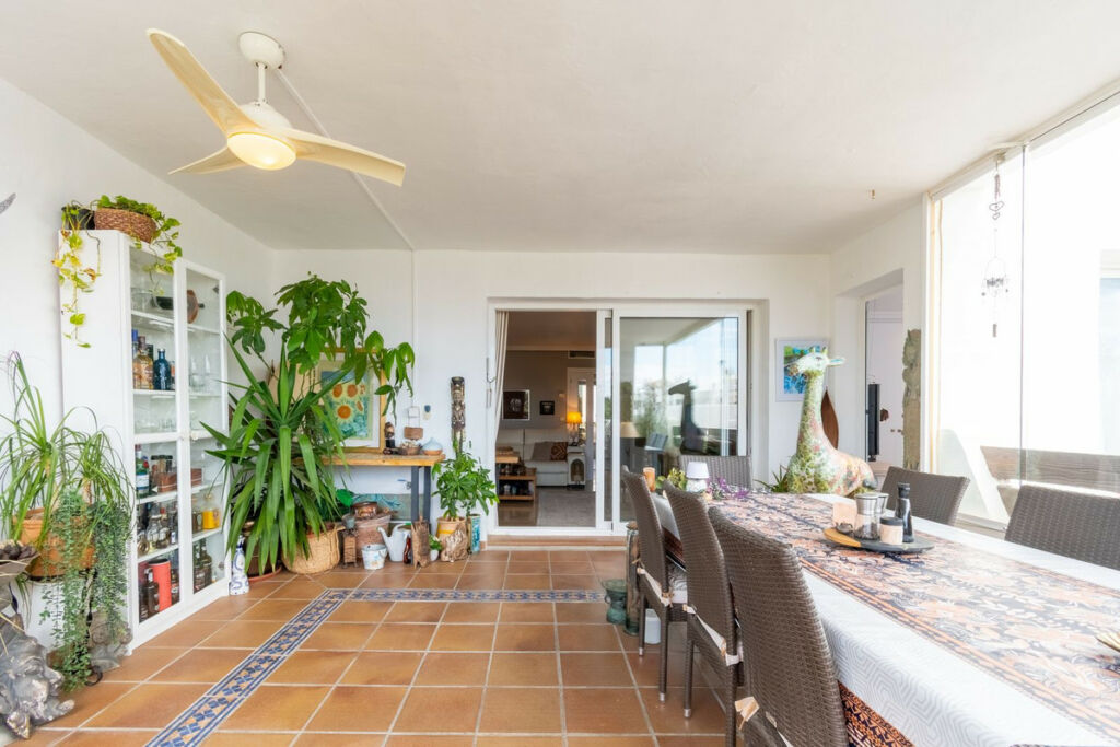 Middle Floor Apartment Estepona Málaga - image 14