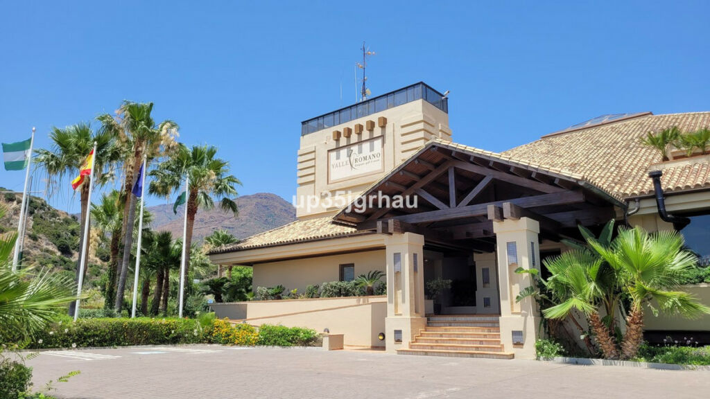 Penthouse Estepona Málaga - image 14