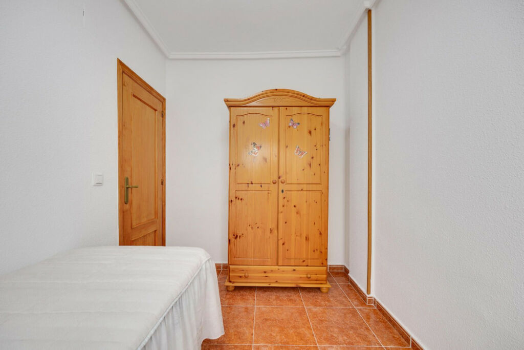 Middle Floor Apartment Guardamar del Segura Alicante - image 14
