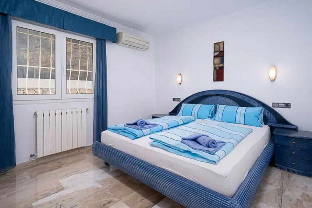 Detached Villa Moraira Alicante - image 14