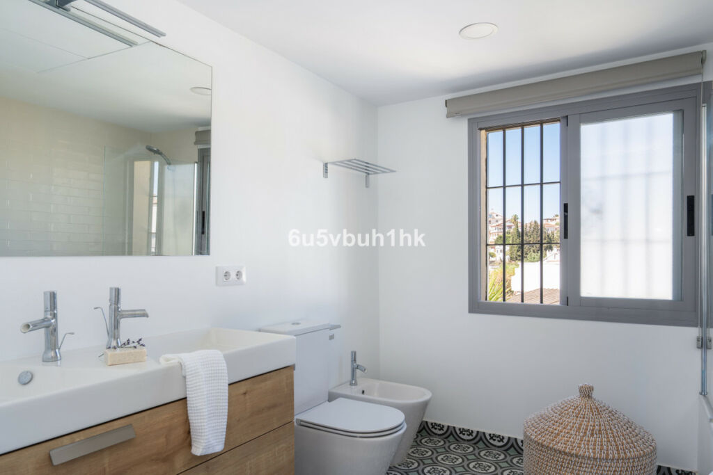 Townhouse Fuengirola Málaga - image 14