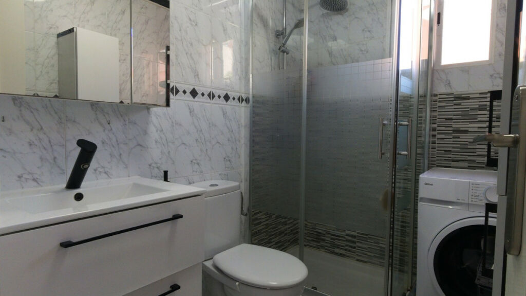 Middle Floor Apartment Torrevieja Alicante - image 14