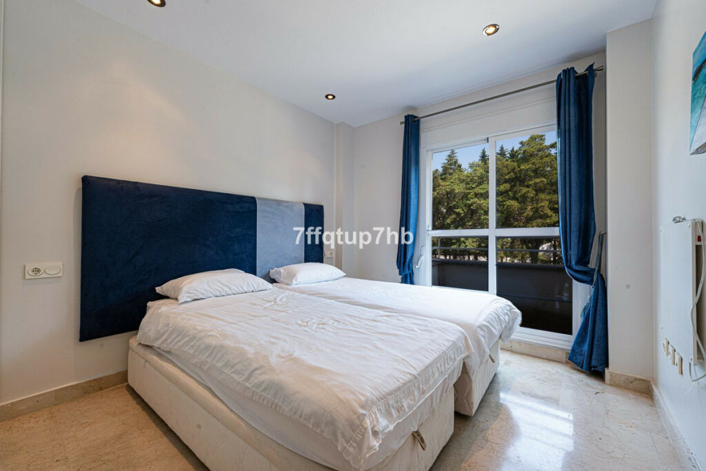 Middle Floor Apartment Estepona Málaga - image 14