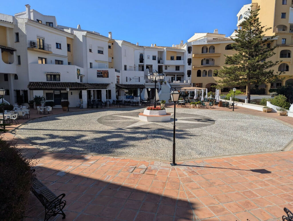 Middle Floor Apartment Puerto de Cabopino Málaga - image 14