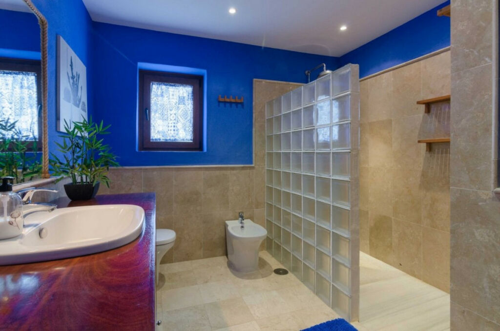 Detached Villa Estepona Málaga - image 14